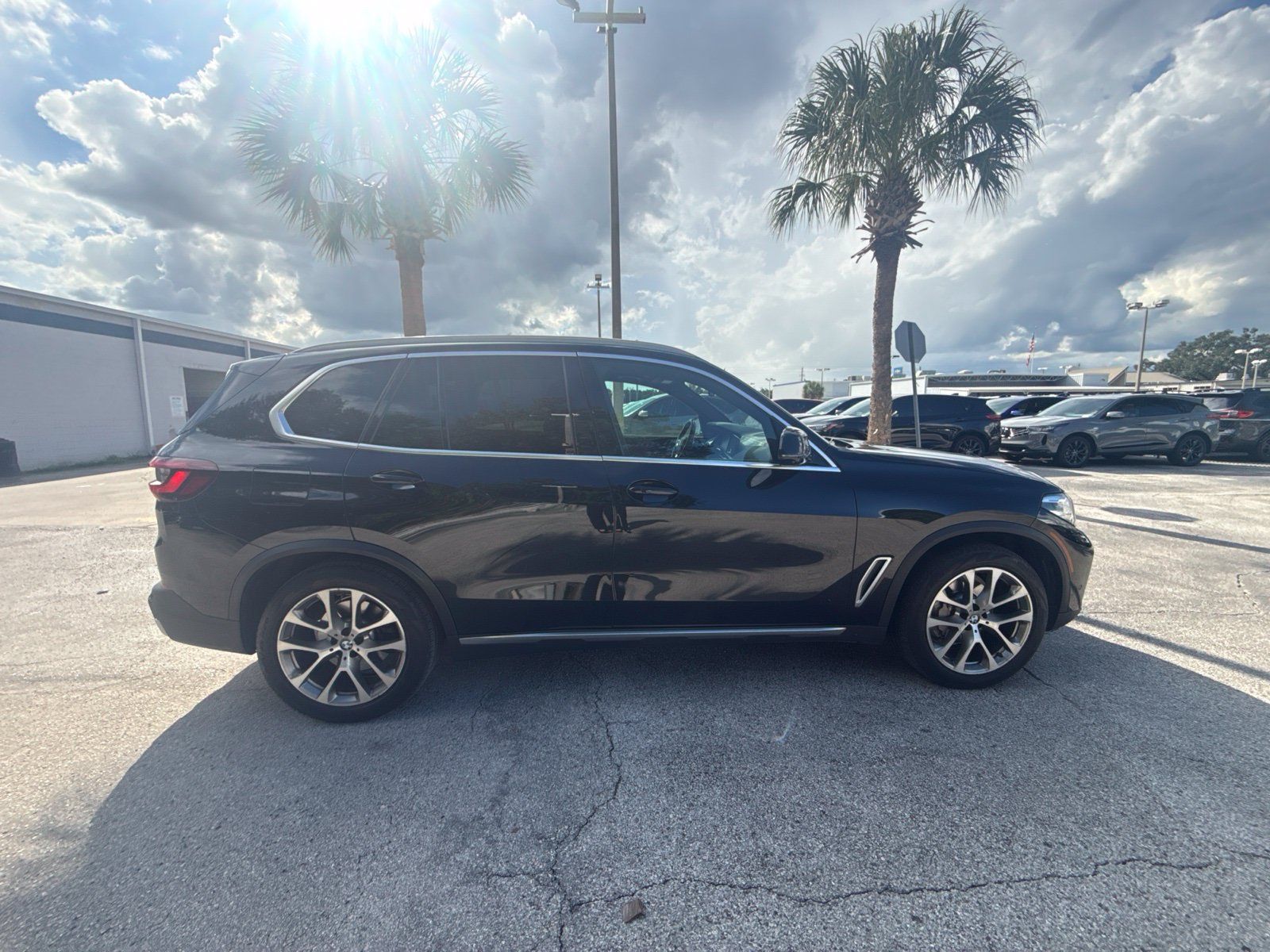 Used 2021 BMW X5 sDrive40i w/ Premium Package RWD image 5