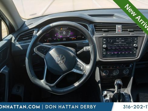 Used 2024 Volkswagen Tiguan SE FWD image 5