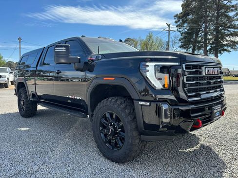 Used 2024 GMC Sierra 2500 AT4 w/ AT4 Premium Plus Package AWD/4WD image 10