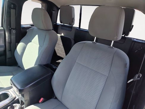 Used 2018 Toyota Tacoma SR5 w/ SR5 Appearance Package (SM) RWD image 14