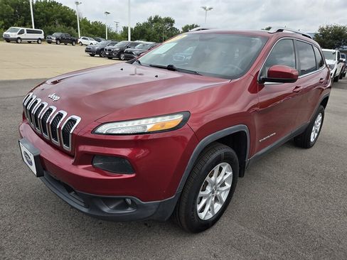 Used 2014 Jeep Cherokee Latitude w/ Cold Weather Group AWD/4WD image 7