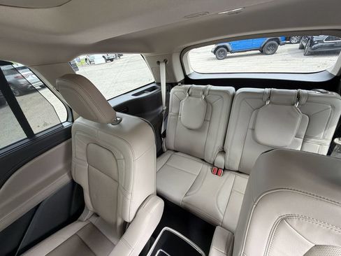 Used 2023 Lincoln Aviator Reserve w/ Equipment Group 201A AWD/4WD image 24