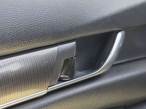 Used 2018 Honda Accord Sport image 10