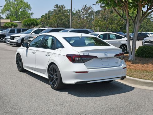 Used 2025 Honda Civic Sport image 3