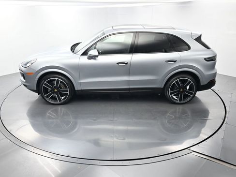 Certified 2023 Porsche Cayenne AWD/4WD image 34