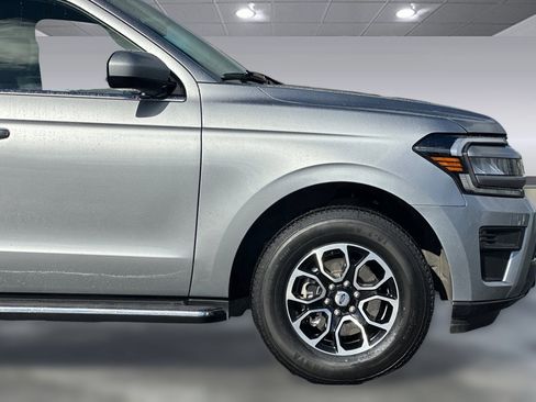 Used 2022 Ford Expedition XLT image 22
