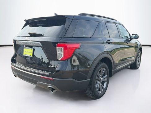 Used 2024 Ford Explorer XLT w/ Equipment Group 202A AWD/4WD image 5