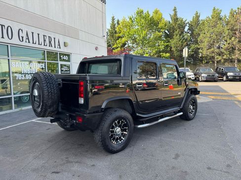 Used 2005 HUMMER H2 SUT w/ Preferred Equipment Group AWD/4WD image 12