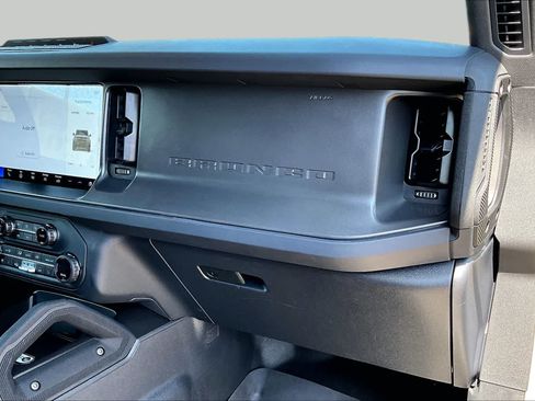 Used 2025 Ford Bronco Badlands AWD/4WD image 19