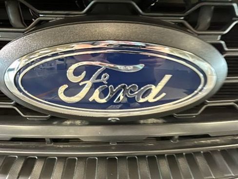 Used 2024 Ford F250 Lariat w/ Sport Appearance Package AWD/4WD image 9