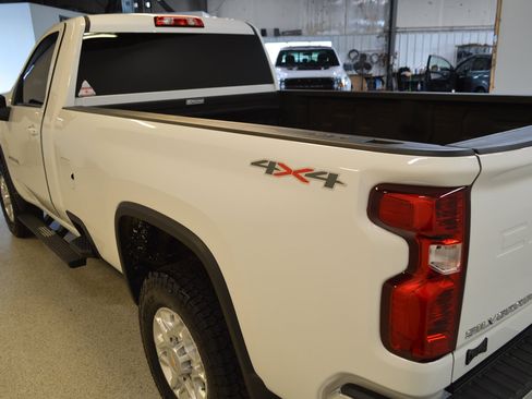 Used 2024 Chevrolet Silverado 2500 LT w/ Convenience Package AWD/4WD image 5