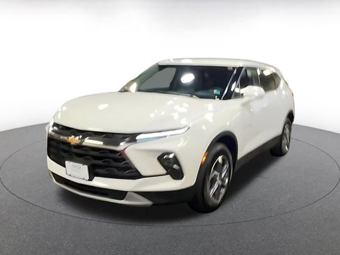 Used 2025 Chevrolet Blazer LT image 7