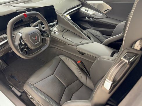 Used 2021 Chevrolet Corvette Stingray Premium Cpe w/ Z51 Performance Package RWD image 4