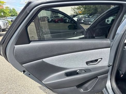 Used 2024 Hyundai Elantra Limited FWD image 37