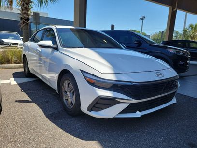 Used 2025 Hyundai Elantra SE w/ Cargo Package