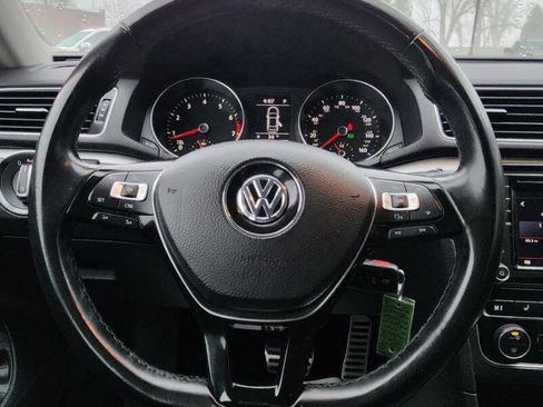 Used 2018 Volkswagen Passat 2.0T R-Line image 34