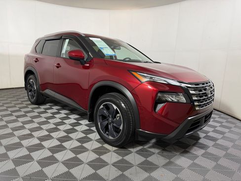 Used 2025 Nissan Rogue SV w/ SV Premium Package AWD/4WD image 6