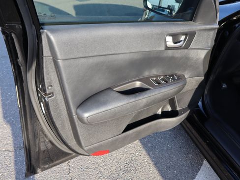 Used 2019 Kia Optima S FWD image 15