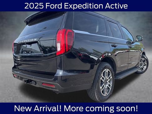 Used 2025 Ford Expedition Active image 4