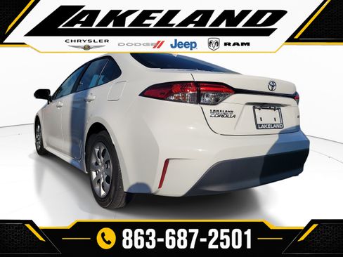 Used 2025 Toyota Corolla LE FWD image 5