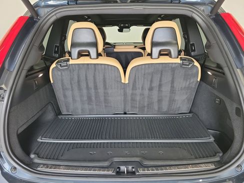 Used 2024 Volvo XC90 T8 Ultimate AWD/4WD image 10
