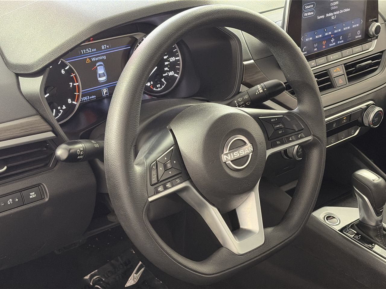 Used 2025 Nissan Altima 2.5 SV FWD image 13