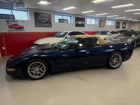 Used 2000 Chevrolet Corvette Convertible image 3