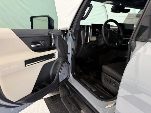 Used 2026 GMC Hummer EV SUV w/ LPO, Dark Essentials Package AWD/4WD image 31