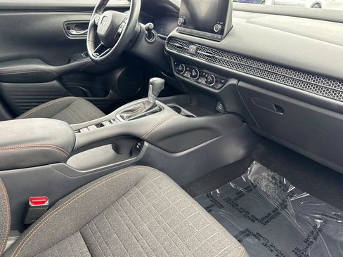 Used 2025 Honda HR-V Sport image 13