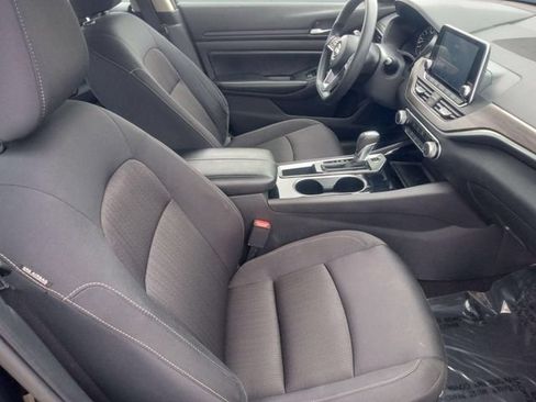 Used 2024 Nissan Altima 2.5 SV FWD image 28