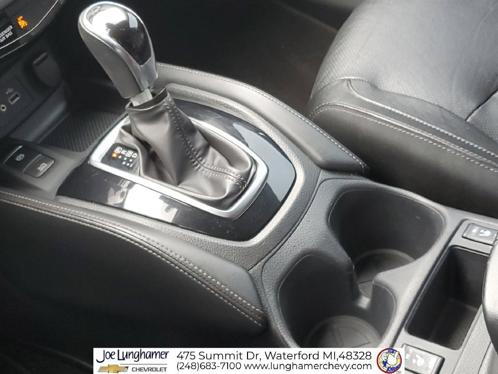 Used 2019 Nissan Rogue SL FWD image 17