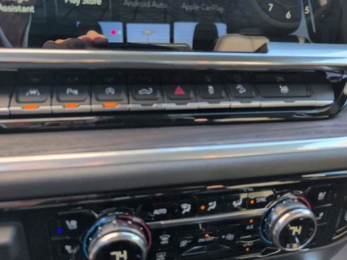 New 2025 GMC Sierra 1500 SLT image 28