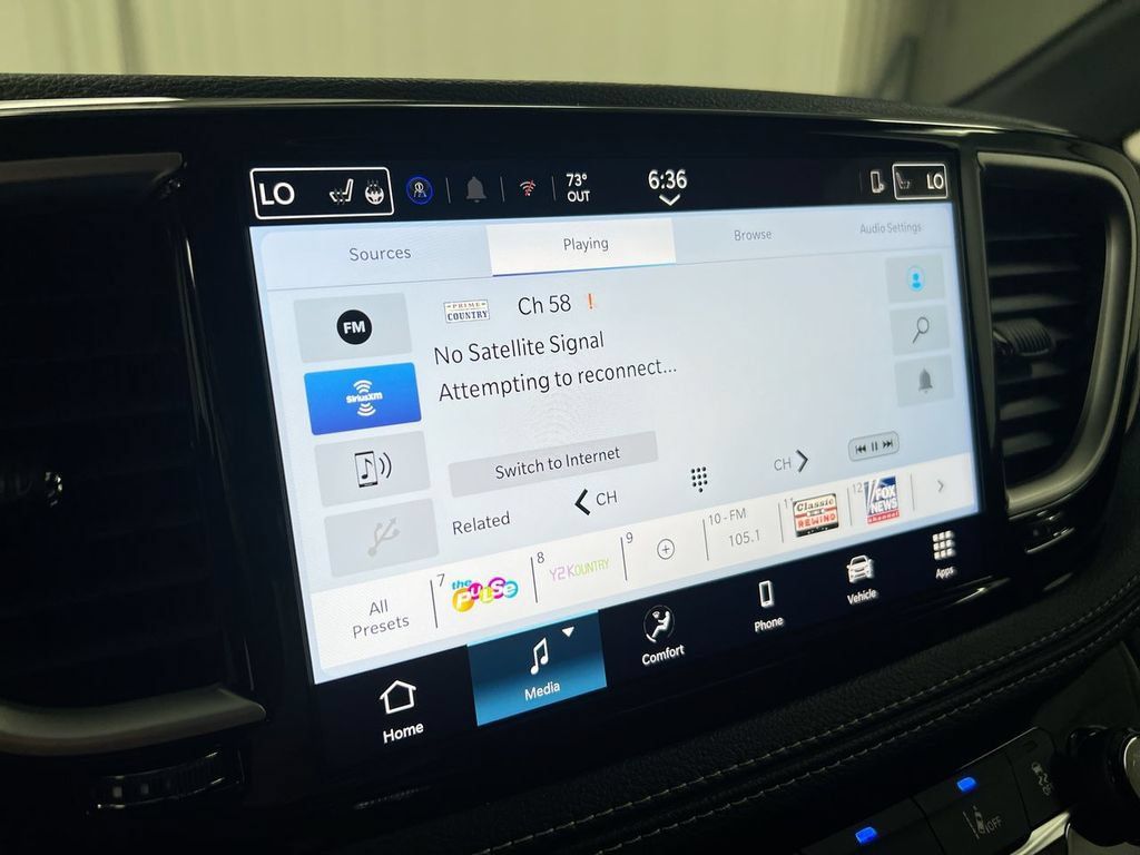 New 2026 Chrysler Pacifica Select FWD image 14
