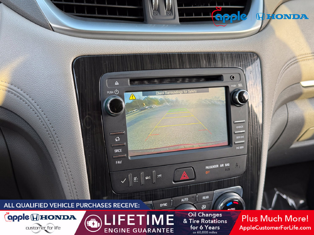 Used 2016 Chevrolet Traverse LT FWD image 12
