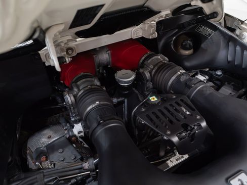 Used 2013 Ferrari 458 Spider RWD image 58