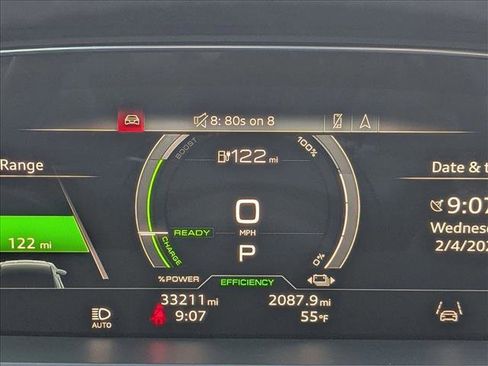 Used 2023 Audi e-tron Premium Plus w/ Premium Plus Package image 10