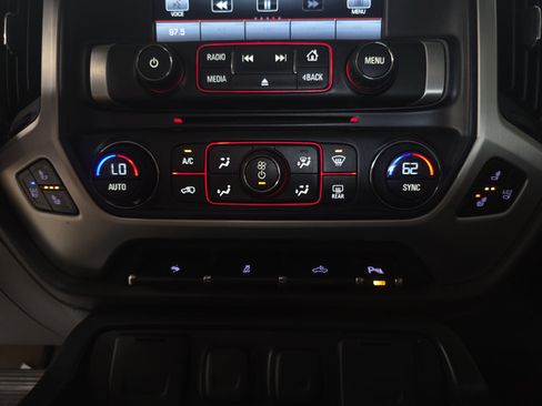 Used 2014 GMC Sierra 1500 SLT w/ SLT Crew Cab Value Package AWD/4WD image 19