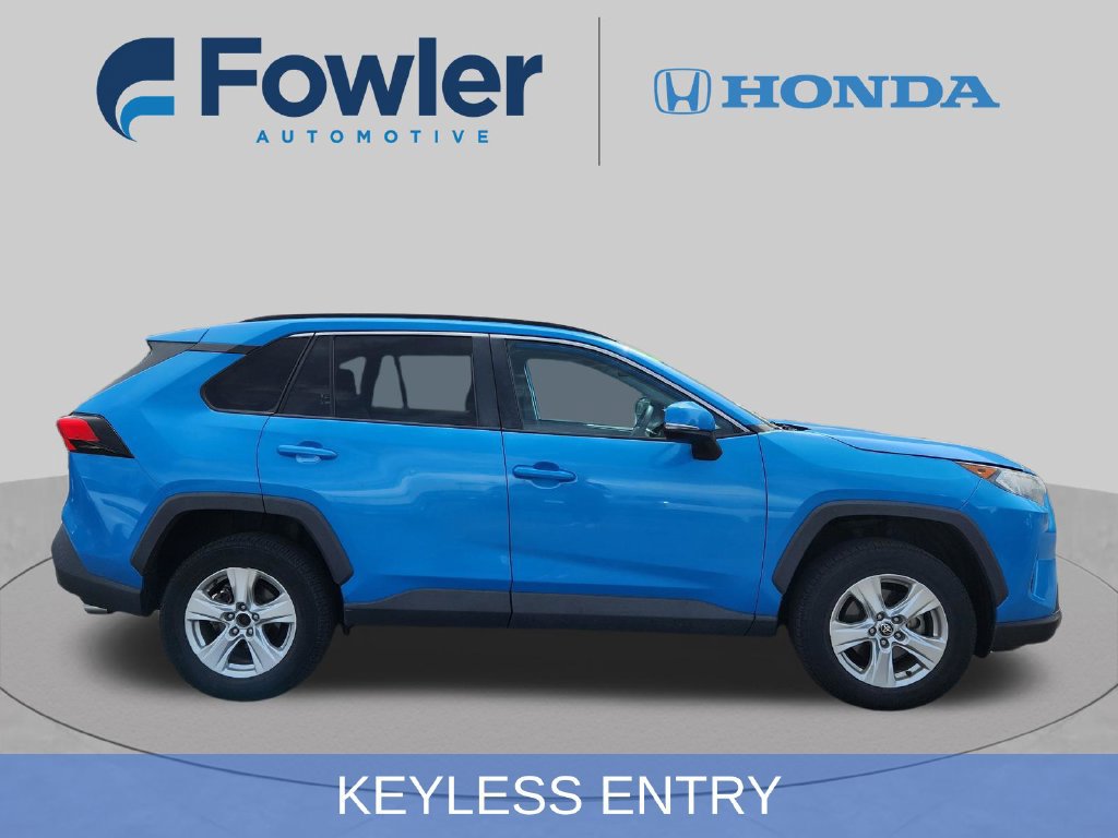 Used 2021 Toyota RAV4 XLE AWD/4WD image 5