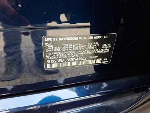 Used 2025 BMW X7 xDrive40i w/ M Sport Package AWD/4WD image 26