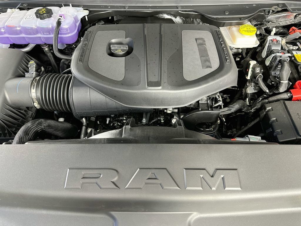 New 2026 RAM 1500 Express AWD/4WD image 17