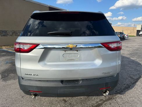 Used 2018 Chevrolet Traverse LS FWD image 4