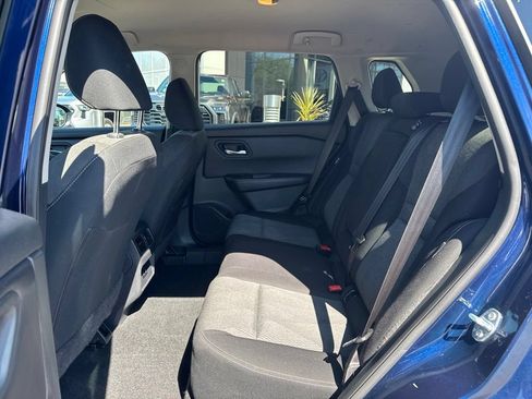 Used 2025 Nissan Rogue SV FWD image 14