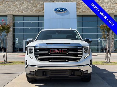 Used 2024 GMC Sierra 1500 SLT AWD/4WD image 2