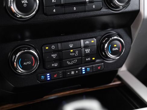 Used 2019 Ford F150 Lariat AWD/4WD image 22