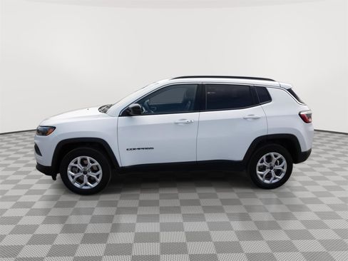 Used 2025 Jeep Compass Latitude image 8