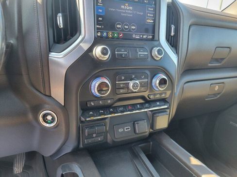 Used 2021 GMC Sierra 1500 SLT AWD/4WD image 16