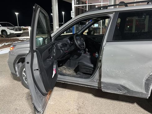 Used 2025 Subaru Forester Premium image 3