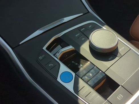 Used 2025 BMW i4 eDrive40 w/ Driving Assistance Package image 26