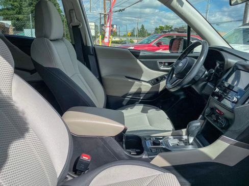 Used 2022 Subaru Forester Premium AWD/4WD image 38