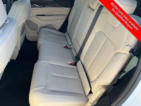 New 2025 Jeep Grand Cherokee Limited w/ Black Appearance Package image 22